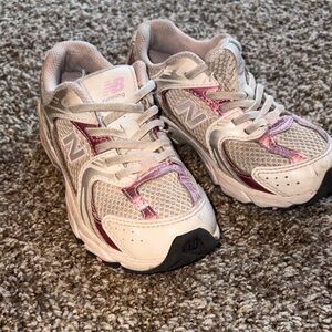 New Balance little girls  Athletic Shoes in Pink and White